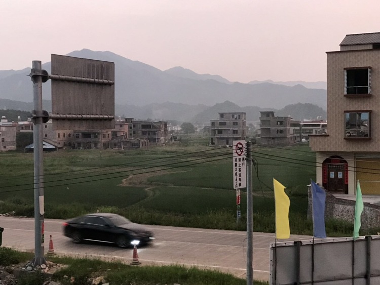 接网拍.-广东省·河源市·连平县-快手,抖音-本人身高165.体重100斤.热爱拍照.会P图会调色.可以接受买家秀寄拍网拍等. 会按照商家的要求完成任务.