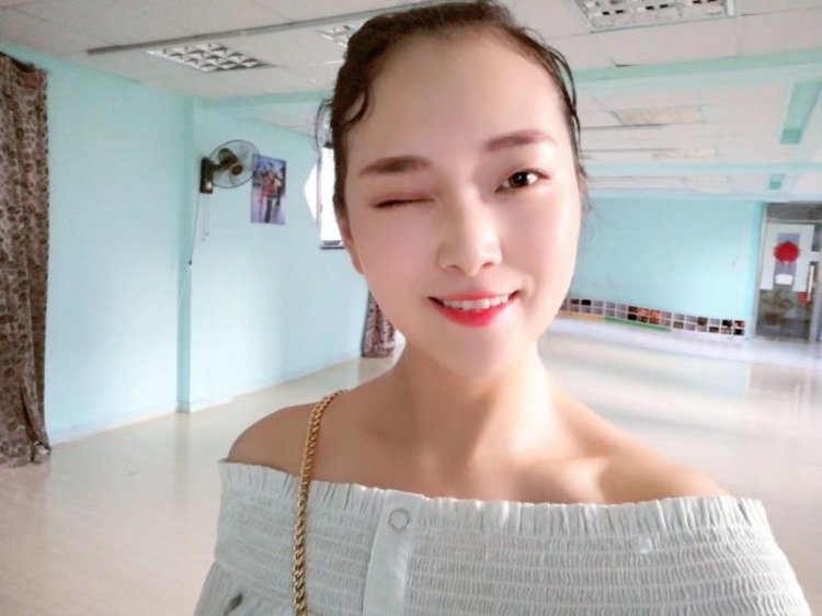 🍀 亚楠🍀-江苏省·无锡市·滨湖区--主业是一名舞蹈演员，平时空余时间多，喜欢拍照。想认真做做网拍，也想接触不同的风格。