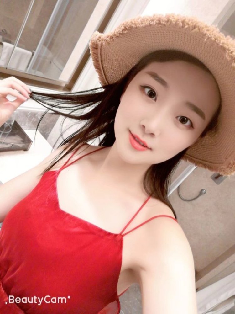 🍀 亚楠🍀-江苏省·无锡市·滨湖区--主业是一名舞蹈演员，平时空余时间多，喜欢拍照。想认真做做网拍，也想接触不同的风格。