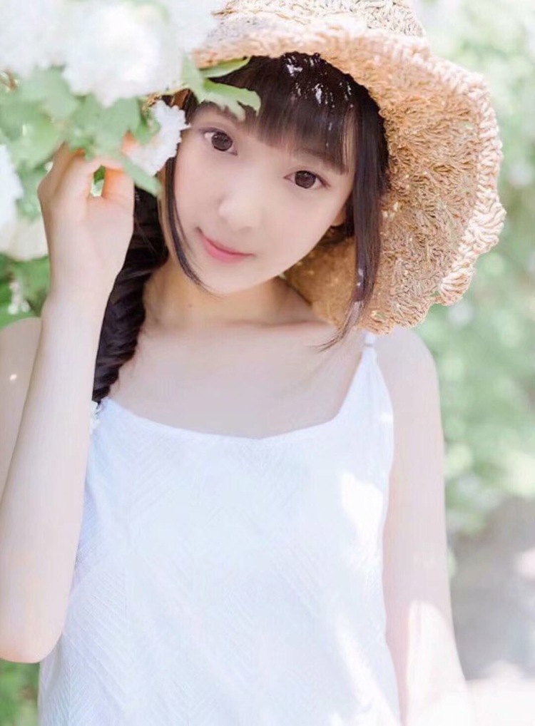 A 💞恋小依💞-广东省·东莞市·麻涌镇-***-身材高挑,能胜任各类衣服,不胖不瘦,爱笑。时间充裕。刚接触这个圈子,诚信的来。