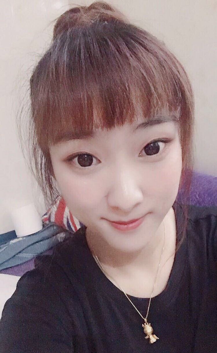 A 💞恋小依💞-广东省·东莞市·麻涌镇-***-身材高挑,能胜任各类衣服,不胖不瘦,爱笑。时间充裕。刚接触这个圈子,诚信的来。