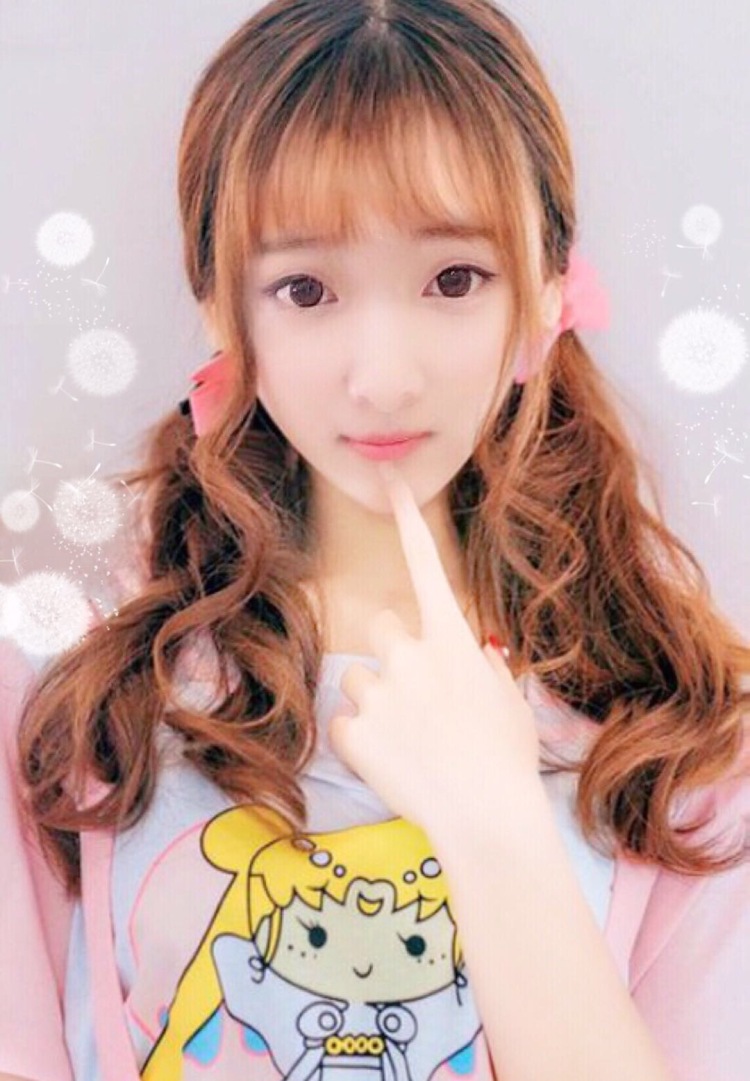 A 💞恋小依💞-广东省·东莞市·麻涌镇-***-身材高挑,能胜任各类衣服,不胖不瘦,爱笑。时间充裕。刚接触这个圈子,诚信的来。