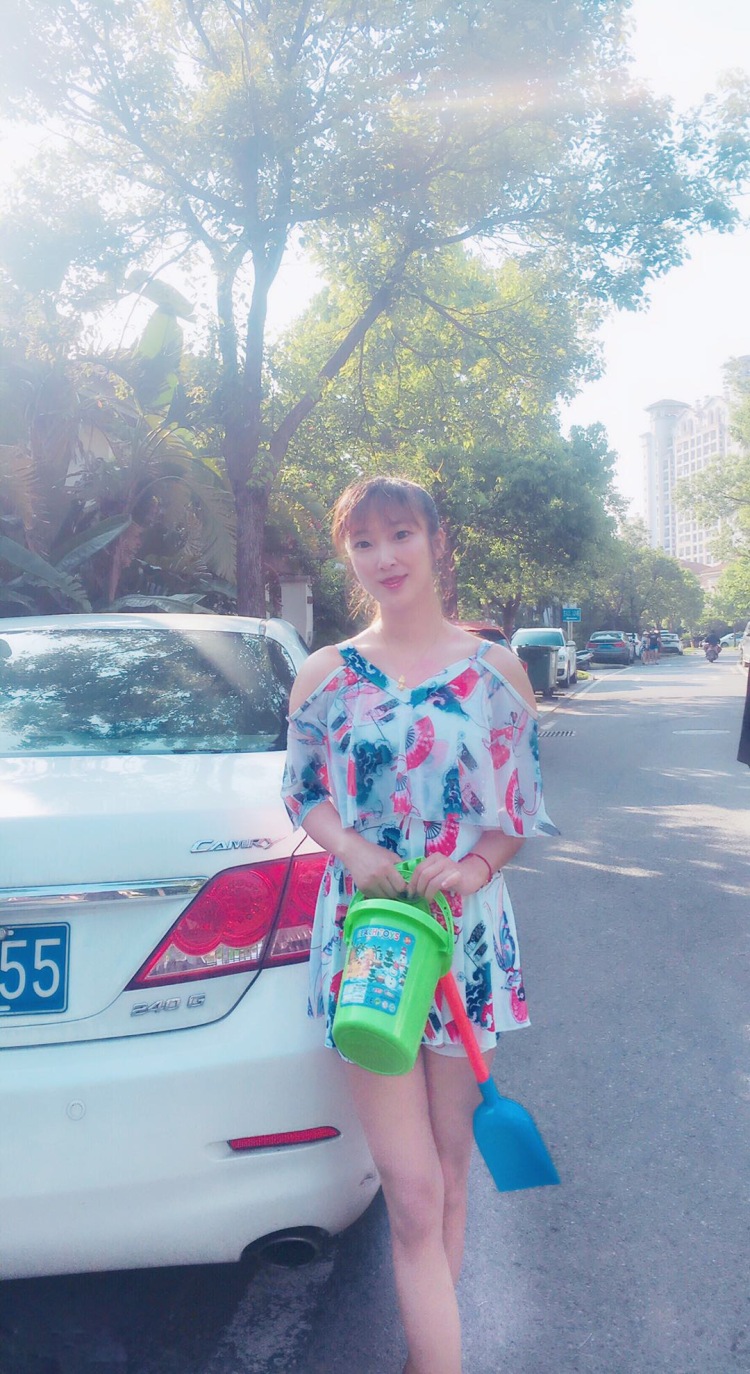 A 💞恋小依💞-广东省·东莞市·麻涌镇-***-身材高挑,能胜任各类衣服,不胖不瘦,爱笑。时间充裕。刚接触这个圈子,诚信的来。