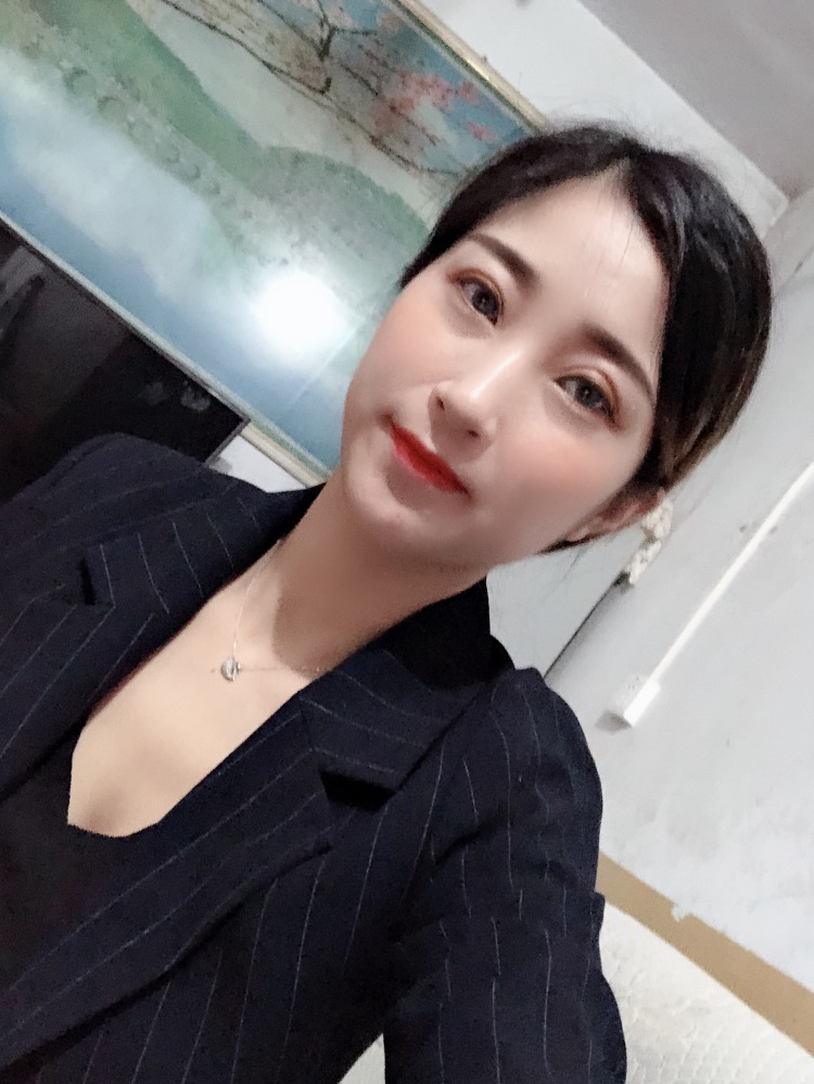 Ms.Zhang-河南省·南阳市·卧龙区-朋友圈-不胖不瘦一百零六,不高不低一米六七。
擅长各种风格,求砸单