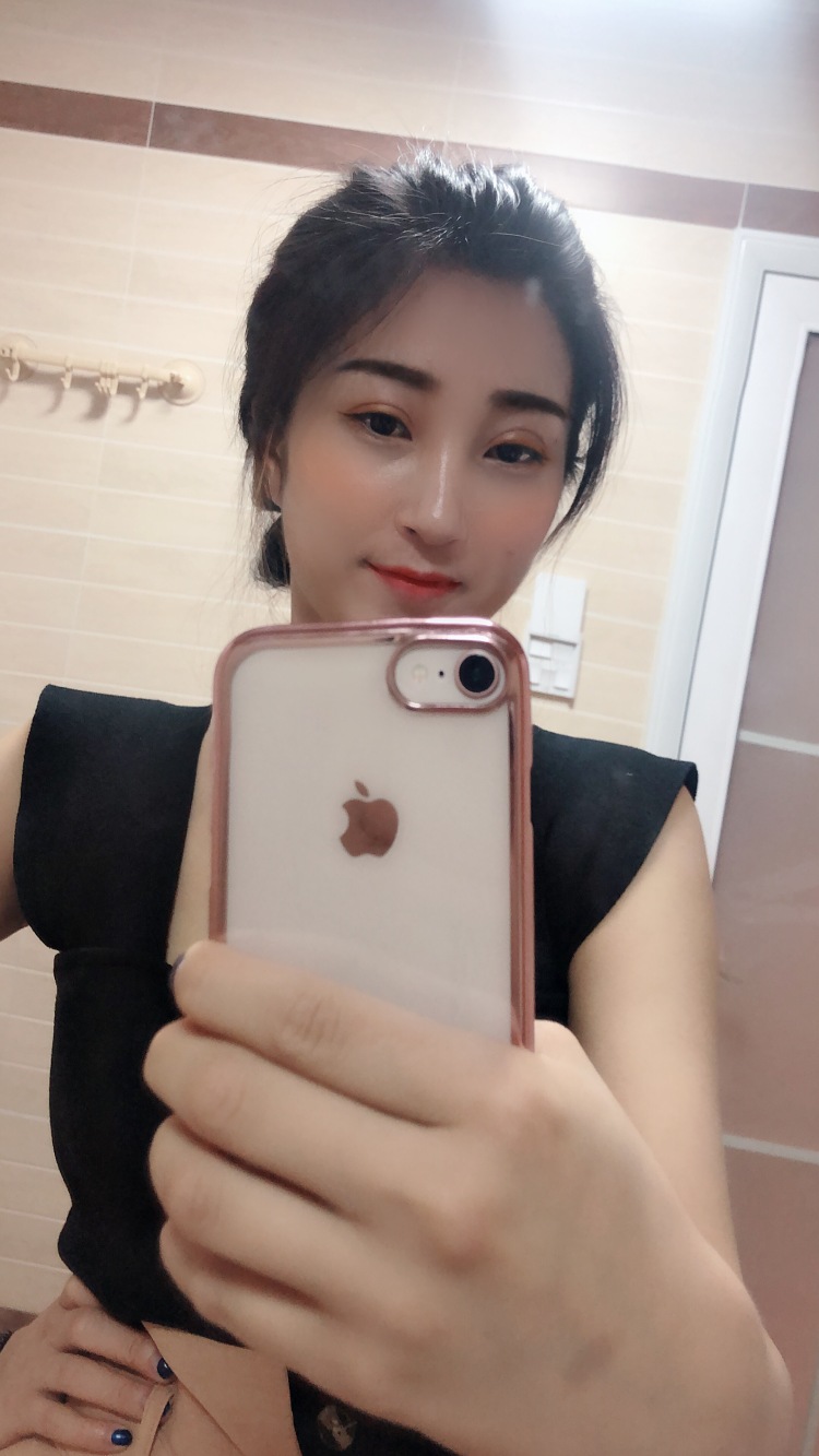 Ms.Zhang-河南省·南阳市·卧龙区-朋友圈-不胖不瘦一百零六,不高不低一米六七。
擅长各种风格,求砸单