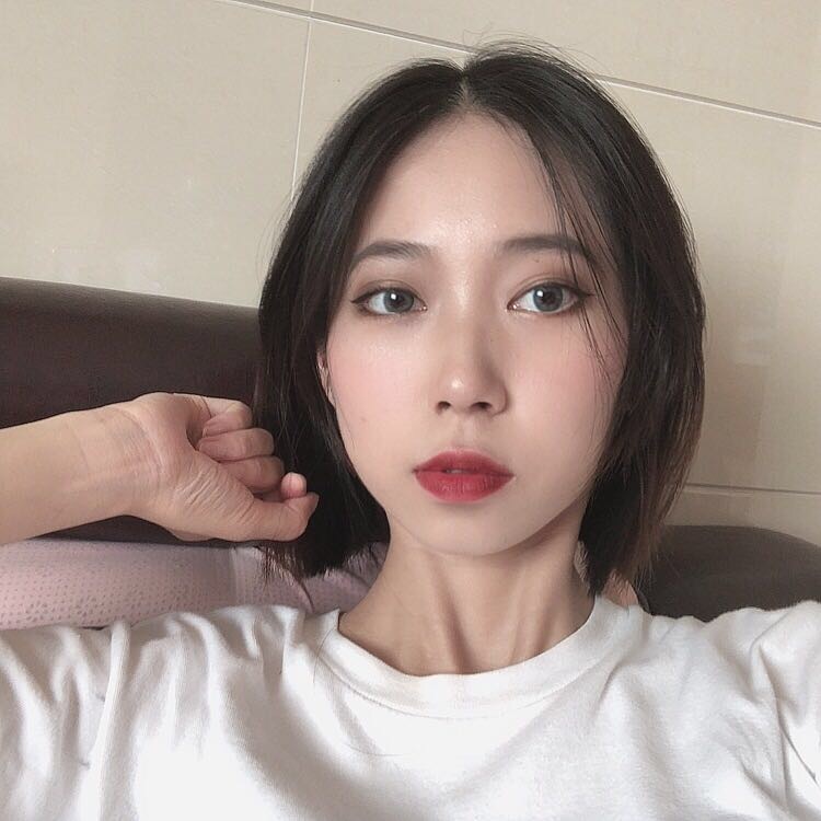 Akiki-广东省·广州市·番禺区-抖音 微博 ***-接各种衣服饰品美瞳网拍,拍照能力强,会修图。