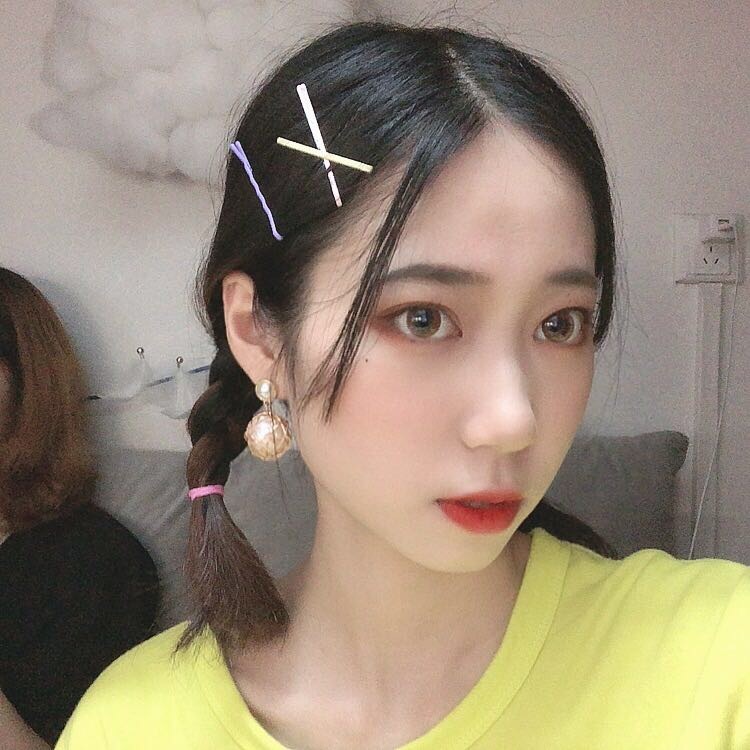 Akiki-广东省·广州市·番禺区-抖音 微博 ***-接各种衣服饰品美瞳网拍,拍照能力强,会修图。