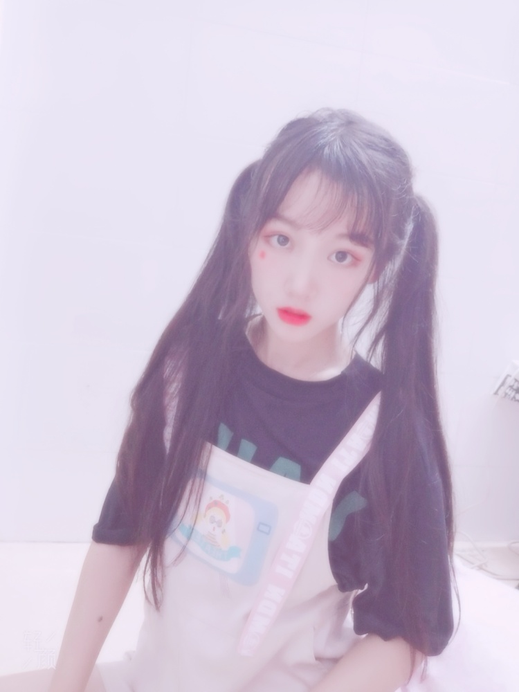 小奶猫-广西壮族自治区·贵港市·平南县-抖音快手-喜欢拍照，风格都可以，网拍，寄拍