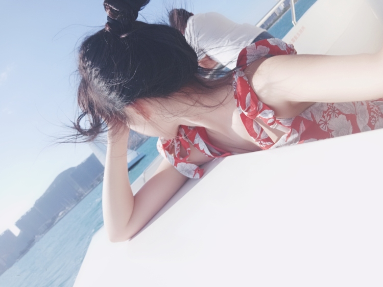 小奶猫-广西壮族自治区·贵港市·平南县-抖音快手-喜欢拍照,风格都可以,网拍,寄拍