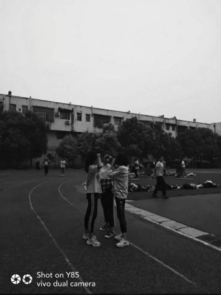 --山东省·枣庄市·薛城区-快手-接寄拍 会p图 风格可多变 可以完成网拍任务.