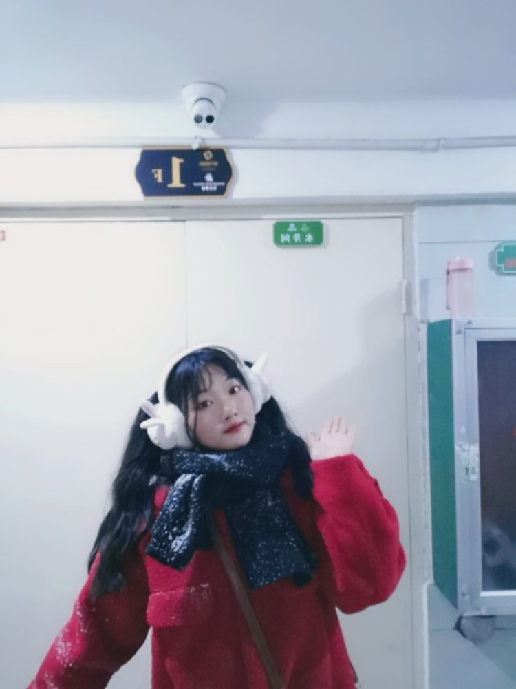 realllling-河南省·郑州市·巩义市-抖音,微博,朋友圈-会化妆会p图会拍照,各种风格可以驾驭,有耳洞。接寄拍,瞳拍,化妆品,饰品等都可以,可与合作方耐心交流