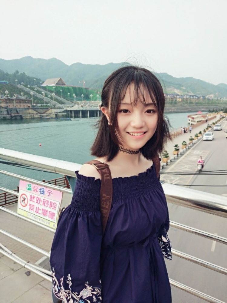 Crius-上海市·上海市·黄浦区--摆拍能力强,擅长与商家沟通,学习能力强,有很多拍照跟ps修图经验,出片速度极快不拖沓。风格多变都可接受。166cm47kg