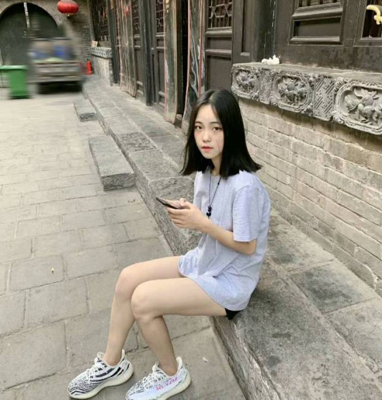 昭昭-山西省·太原市·小店区-快手   抖音   -拍照  跳舞