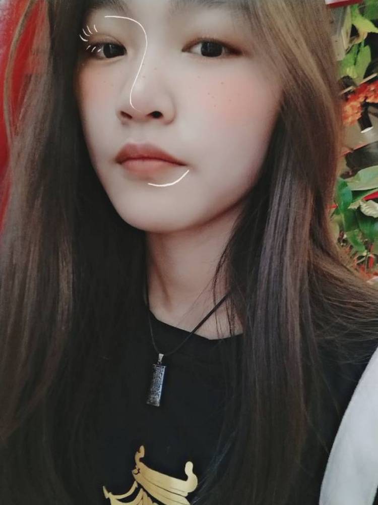 小张小张 从不慌张🙆-内蒙古自治区·呼和浩特市·新城区-朋友圈-出图快，会一点点修图，没有特别高的佣金要求，展示图片全部没p人脸可接美瞳衣服鞋等等