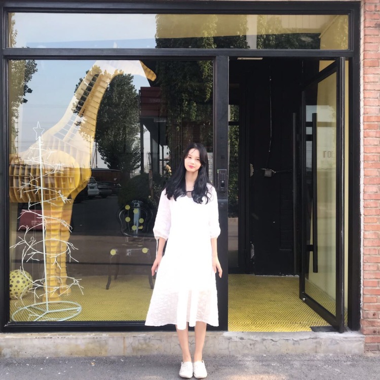 -Annie Liang-北京市·北京市·朝阳区-抖音,***,知乎-可以接淘宝模特,平面模特,本人身高167cm,42kg,有意联系,非诚勿扰。喜欢拍照,喜欢穿搭,本人手也好看。