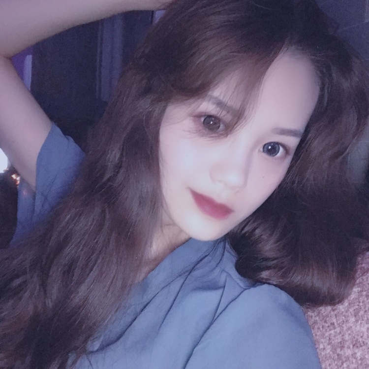 -Annie Liang-北京市·北京市·朝阳区-抖音,***,知乎-可以接淘宝模特,平面模特,本人身高167cm,42kg,有意联系,非诚勿扰。喜欢拍照,喜欢穿搭,本人手也好看。