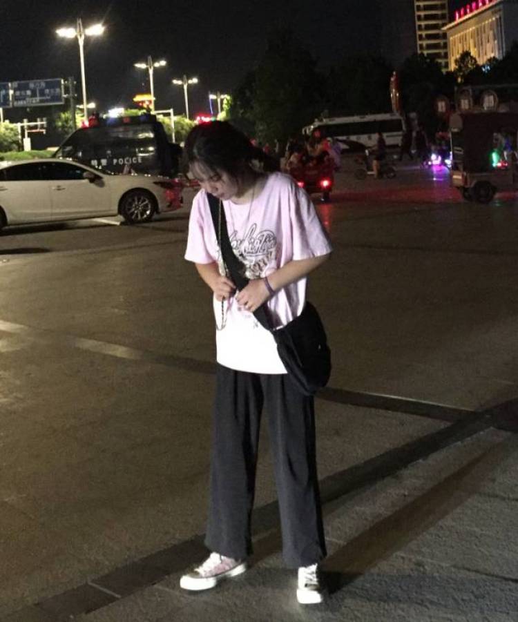 纲手婆婆-河南省·许昌市·禹州市-快手-接寄拍送拍 耳坠 什么的都可以 出图快 各大商家快点联系我我哦~会ps 什么风格都可以驾驭 价钱要求很低的哦