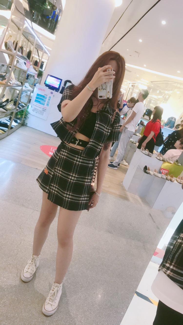 喵喵不是一只猫-陕西省·西安市·莲湖区-微博-服装首饰都🉑️,会一点视频剪辑。