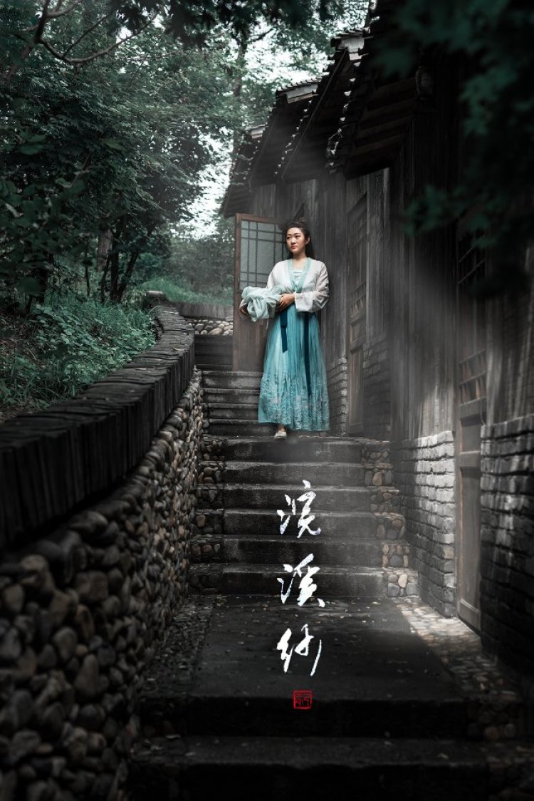 摄影师浅墨-辽宁省·丹东市·元宝区-微博,图虫,抖音-独立摄影师,有合作模特。擅长环境人像与人像写真。能根据服装搭配场景。后期熟练。接商拍和寄拍。尤其喜欢汉服拍摄。