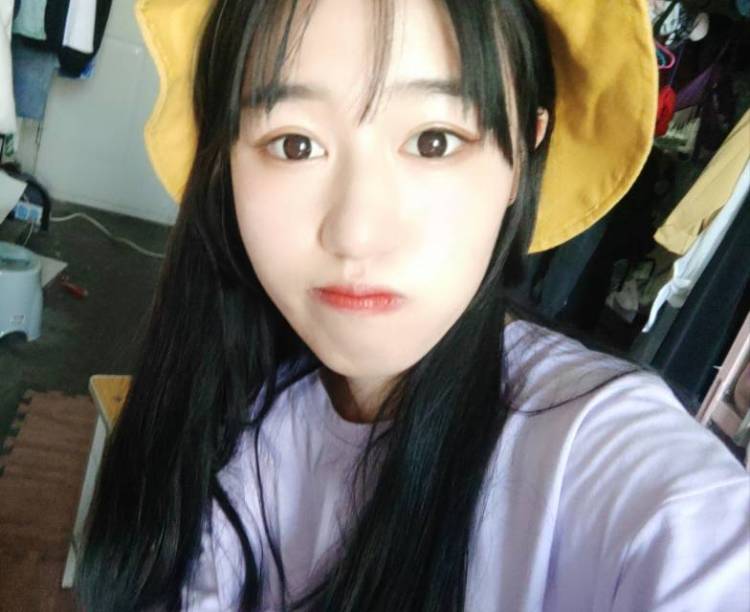 阿曜-甘肃省·兰州市·城关区-抖音,微博,朋友圈-黑直长艺术生
有一定粉丝 身高164 体重 84
在校学生,价钱要求低,就想赚个零花钱嘛
喜欢商品的话可免费帮拍