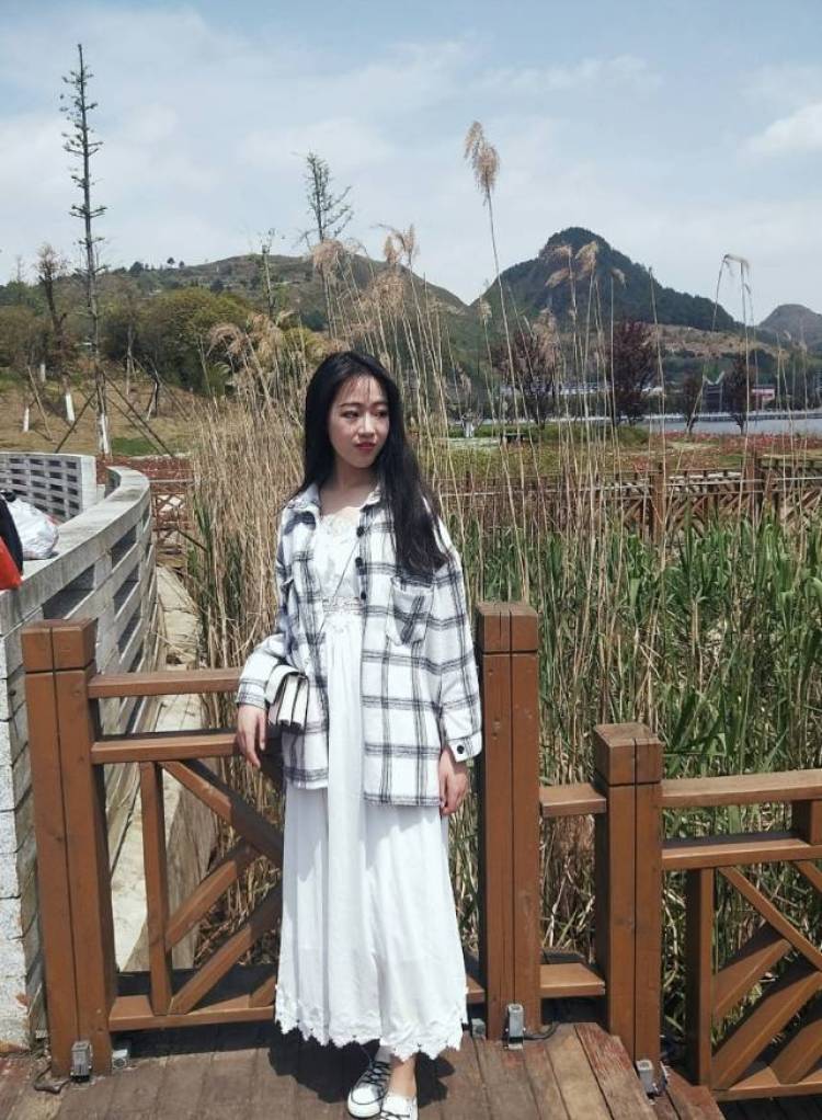 浔-贵州省·贵阳市·清镇市-QQ微信抖音快手-爱拍照,会调滤镜 ,诚信友好 身高1米7,体重105,想找份大学兼职 有意者请联系我,给彼此一个机会