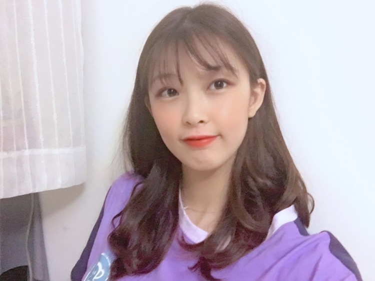 复苏-上海市·上海市·浦东新区-微信-168cm，46kg。会拍照会修图，编导专业，有专业单反，擅长pr.ps，可做模特可修图也可以剪辑视频。目前在某卫视做实习记者编辑，擅长写买家秀文案，网拍买家秀可找我~寄拍送拍我都ok