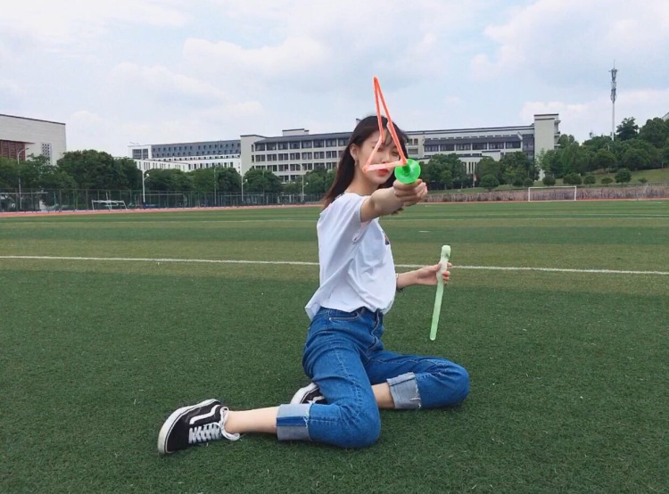复苏-上海市·上海市·浦东新区-微信-168cm,46kg。会拍照会修图,编导专业,有专业单反,擅长pr.ps,可做模特可修图也可以剪辑视频。目前在某卫视做实习记者编辑,擅长写买家秀文案,网拍买家秀可找我~寄拍送拍我都ok