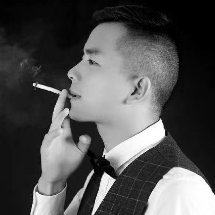 兴兴-湖北省·黄石市·大冶市-抖音,微博,微信-本人男,是摄影师一枚,身高182厘米,体重70公斤,想找点网拍做做,生活压力太大,精通摄影,PS