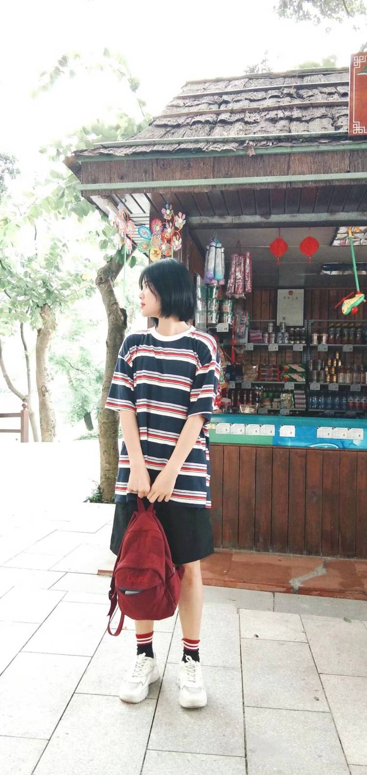 Thorns *-广东省·肇庆市·高要区-抖音微博-佣金低,接受重拍,脾气好到爆,大二学生,学的是艺术设计广告设计专业,会psp图修图,时间多做做兼职。身高160体重84,快来砸单吧