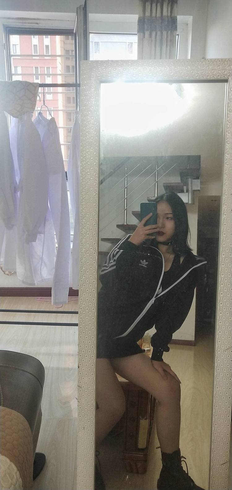 許-黑龙江省·哈尔滨市·呼兰区-快手-对镜子拍,瞳模 美妆照收不误 时间充裕