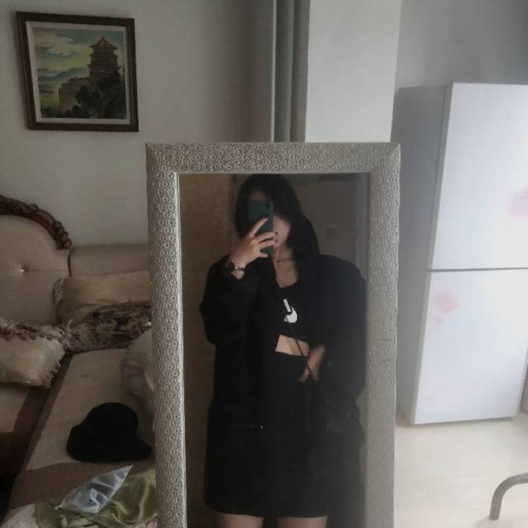 許-黑龙江省·哈尔滨市·呼兰区-快手-对镜子拍,瞳模 美妆照收不误 时间充裕