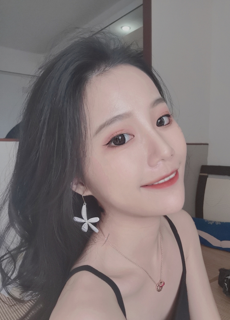 怡天大圣-广东省·广州市·增城区-抖音-会拍照,p图,各种衣服都能驾驭,接买家秀,或者淘宝主图拍摄也可以短视频宣传