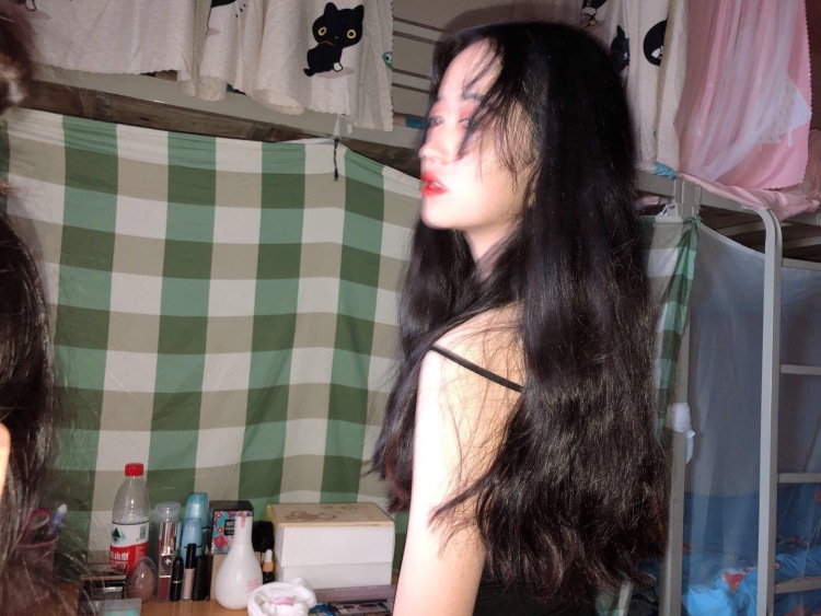 卖女孩的小火柴-云南省·昆明市·晋宁区-抖音 快手QQ微信-身高163cm体重43kg 接受各种各种网拍
在校大学生 自由时间多