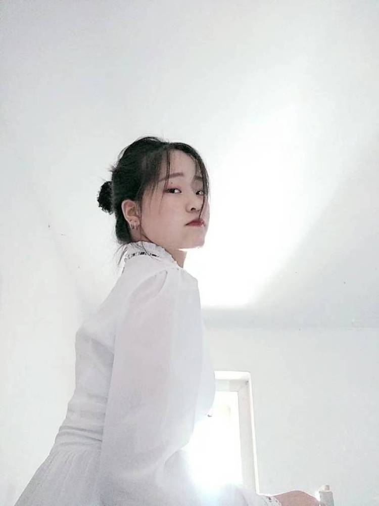 荼靡.白灰里-上海市·上海市·黄浦区-快手-身高170体重124,网拍,寄拍,各种风格都可以