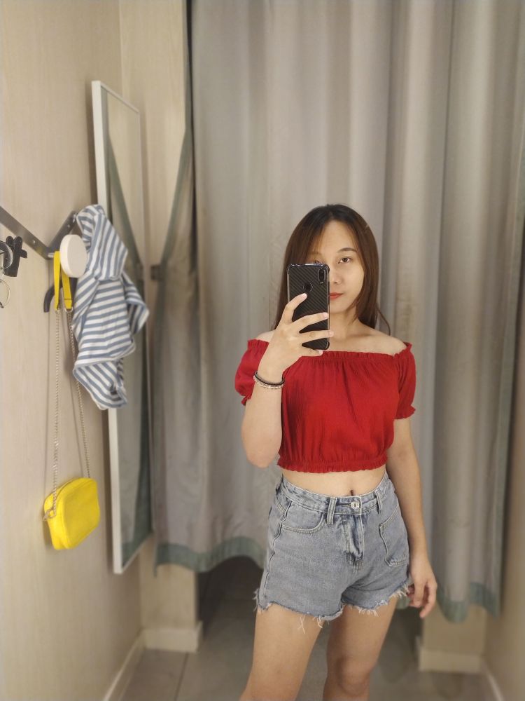 Ainsley.ღ-广东省·广州市·增城区-微博，知乎，朋友圈，-喜欢拍照，也会P图，衣服，包包，饰品都可以接！合适的也可以长期合作