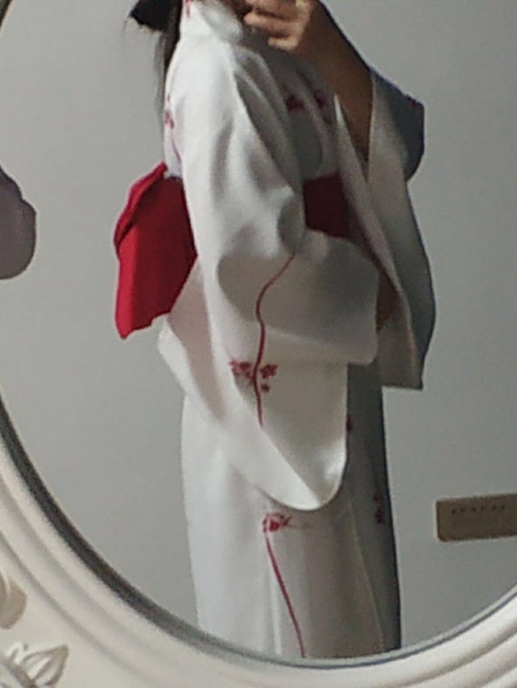 理论-江西省·上饶市·信州区-啥-网拍模特。可接多种风格。衣服包包项链耳环都可以接。喜欢拍照会p图 喜欢Cos!有经验!