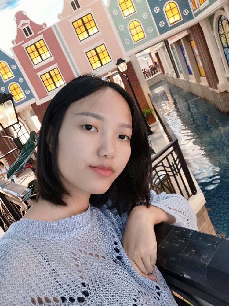 瘦子-贵州省·贵阳市·观山湖区-抖音微博朋友圈-网拍模特。可接多种风格。衣服包包项链耳环都可以接。喜欢拍照会p图 喜欢Cos!有经验!