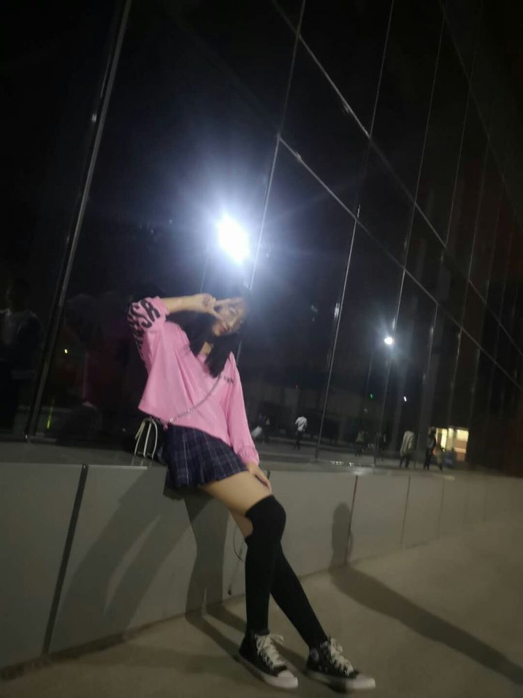 走召酉告白勺亻山女 🐻ྀི-天津市·天津市·和平区--衣服风格多样！