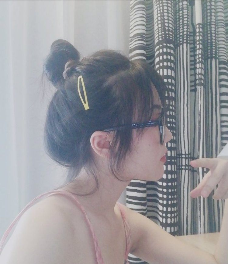 河狸的影子-广西壮族自治区·桂林市·灵川县-抖音-想做网拍模特 比较适合拍近脸 因为比较矮158