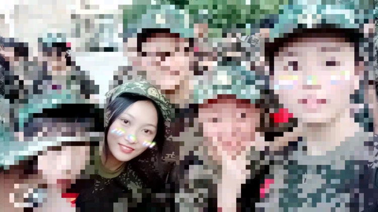 七宝-湖北省·武汉市·江夏区--平时就喜欢拍照,购物,希望能帮助商家拍好作品。
