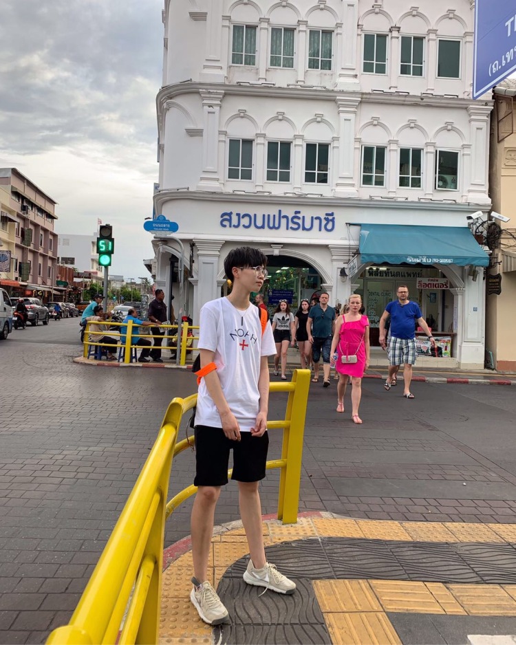 贰柒-北京市·北京市·昌平区-微博-可潮牌 街头。学院 。青少年装。多种风格。