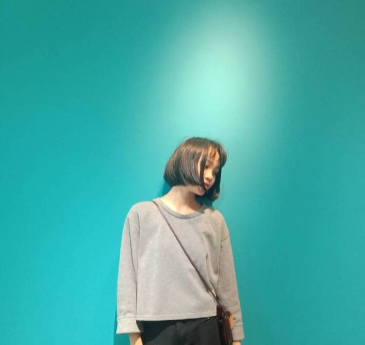 今天失眠了吗？-广东省·韶关市·武江区-朋友圈-我比较喜欢拍照然后各种风格都能驾驭也喜欢修图全身照过几天会发，因为没人帮忙拍😂 脾气也一般般不会因为我拍的买家秀商家不满意就发脾气😁 就先说这么多了吧🙈 💕