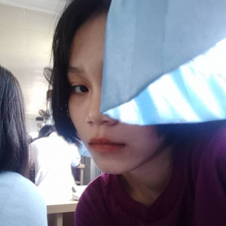 今天失眠了吗?-广东省·韶关市·武江区-朋友圈-我比较喜欢拍照然后各种风格都能驾驭也喜欢修图全身照过几天会发,因为没人帮忙拍😂 脾气也一般般不会因为我拍的买家秀商家不满意就发脾气😁 就先说这么多了吧🙈 💕