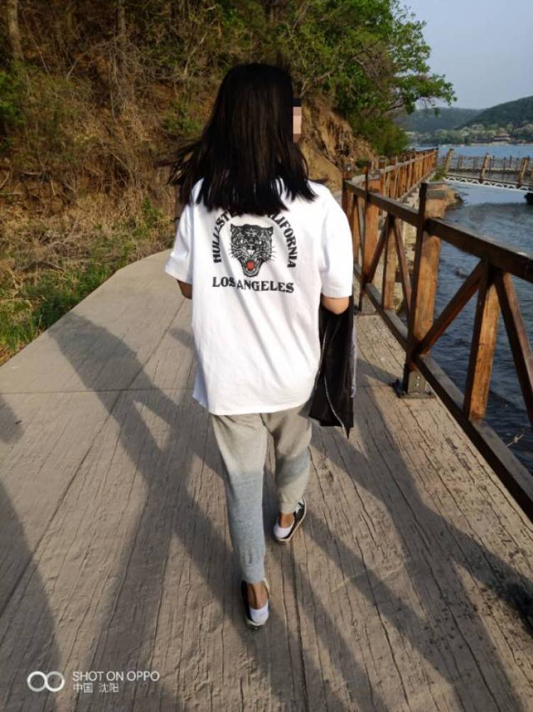 -吴诗雨.-辽宁省·鞍山市·千山区-快手-接网拍 打样 会p图 165cm  49kg 没什么经验