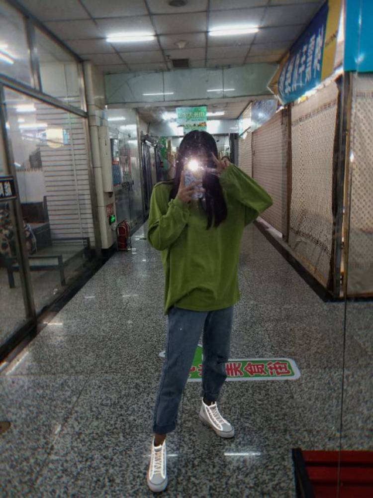 -吴诗雨.-辽宁省·鞍山市·千山区-快手-接网拍 打样 会p图 165cm 49kg 没什么经验