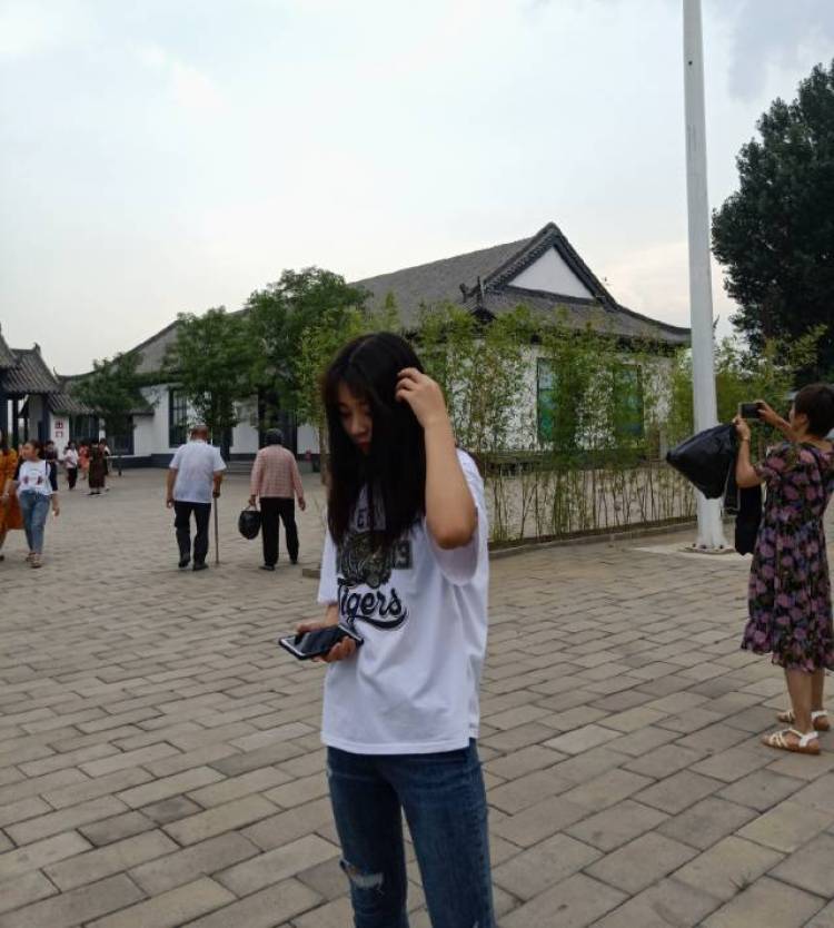 -吴诗雨.-辽宁省·鞍山市·千山区-快手-接网拍 打样 会p图 165cm 49kg 没什么经验