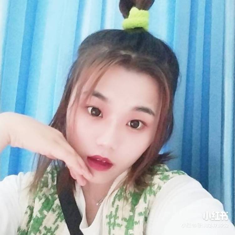 Emliy-贵州省·铜仁市·碧江区-朋友圈-今日photo我最爱的糖果色发⭕and绿色毛线马褂!
