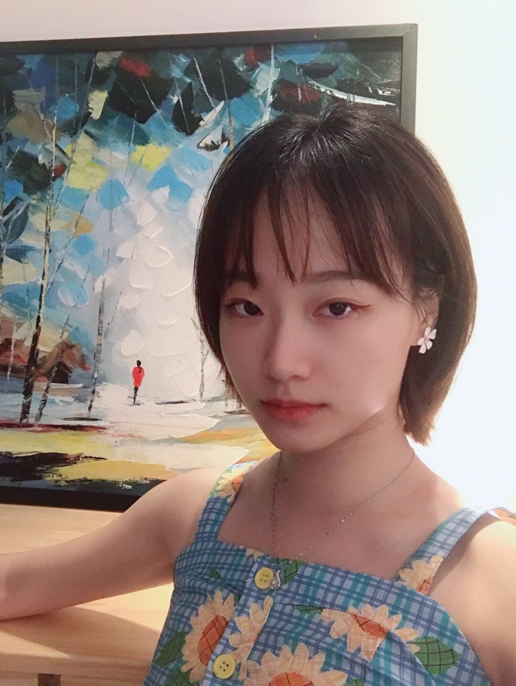浮岛-广东省·中山市·石岐区街道-抖音,***等等-少见的短发girl,会增加照片真实感,减少拖的感觉。哈哈哈
