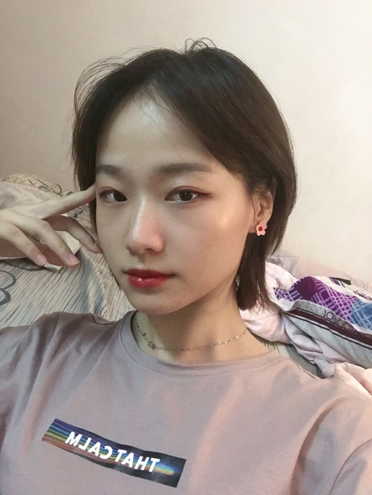 浮岛-广东省·中山市·石岐区街道-抖音,***等等-少见的短发girl,会增加照片真实感,减少拖的感觉。哈哈哈