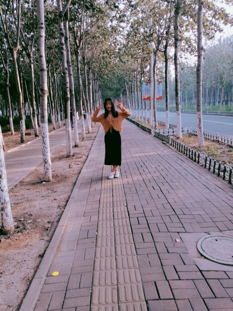 小松璐奈.-天津市·天津市·津南区-微博:杨喜乐Belle-可以接拍各种风格,谢谢🥦